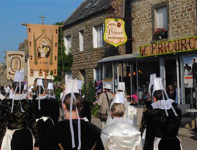 La Grande Troménie de Locronan - Hôtel 3 étoiles Restaurant Le Prieuré à Locranan proche de Douarnenez et Quimper dans le Finistère