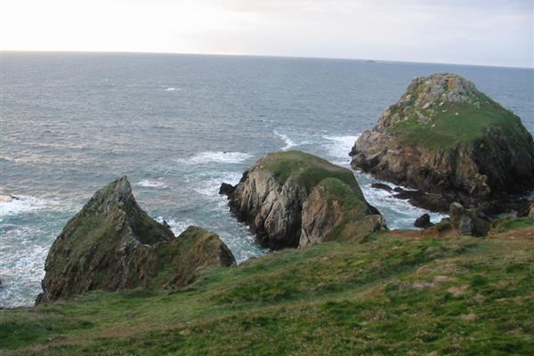 La Pointe du Raz proche de l'Hôtel 3 étoiles restaurant Le Prieuré à Locronan dans le Finistère - Hotel Le Prieure