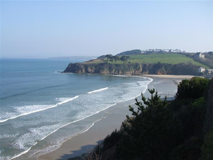 Plage du Ris à Douarnenez proche de l'Hôtel 3 étoiles restaurant Le Prieuré à Locronan dans le Finistère