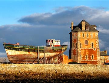 Presqu'île de Crozon  Camaret proche de l'Hôtel 3 étoiles restaurant Le Prieuré à Locronan dans le Finistère - Hotel Le Prieure